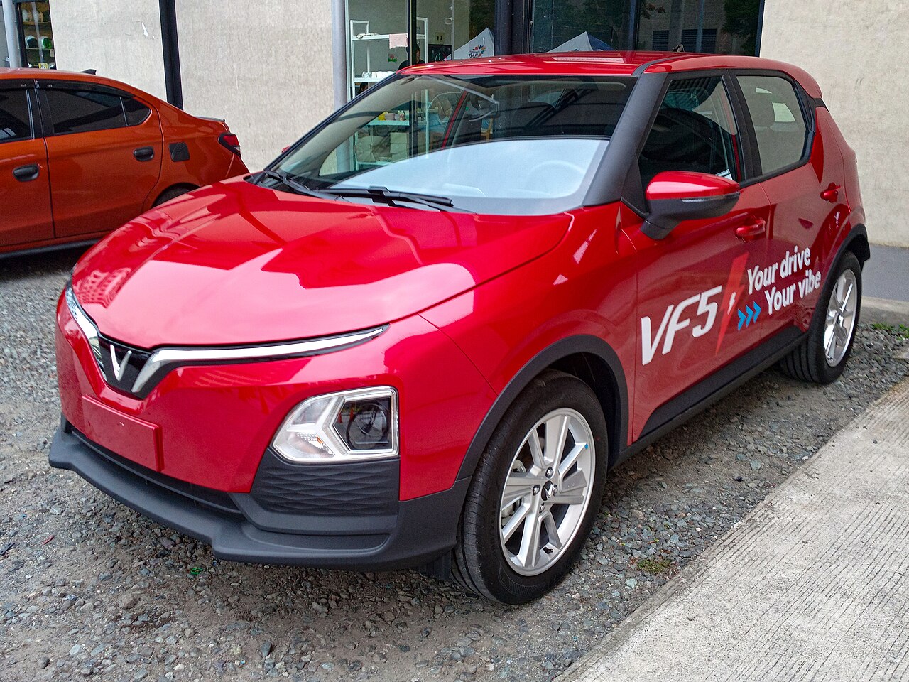 Góc nhìn ngang thân xe VinFast VF 5 Plus